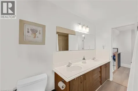 377 Duncombe Drive Burlington ON L7L 4M2