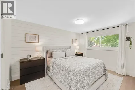 377 Duncombe Drive Burlington ON L7L 4M2