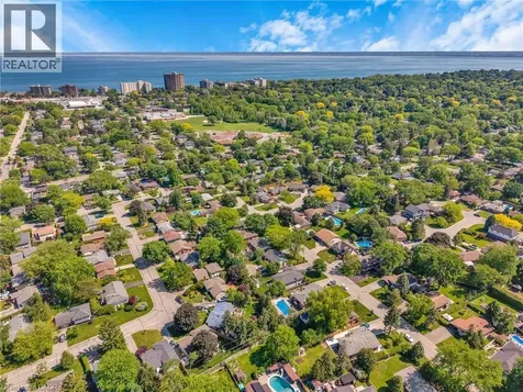 377 Duncombe Drive Burlington ON L7L 4M2