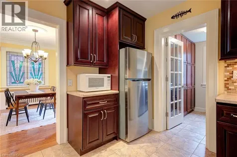 16 Borden Avenue North Kitchener ON N2H 3J1