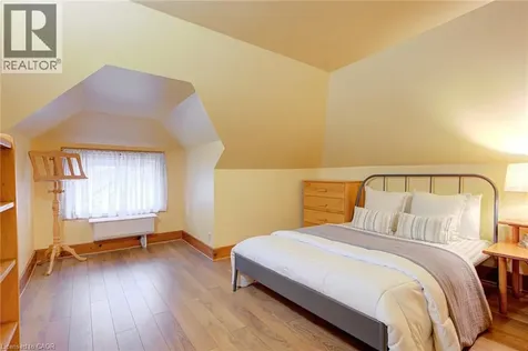 16 Borden Avenue North Kitchener ON N2H 3J1