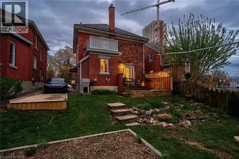 16 Borden Avenue North Kitchener ON N2H 3J1