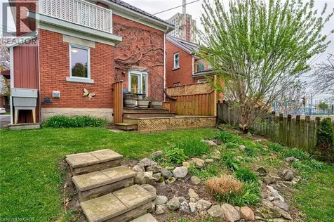 16 Borden Avenue North Kitchener ON N2H 3J1