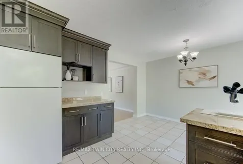 478 Wellington Street North Kitchener ON N2H 5L5