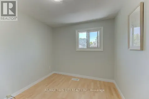 478 Wellington Street North Kitchener ON N2H 5L5