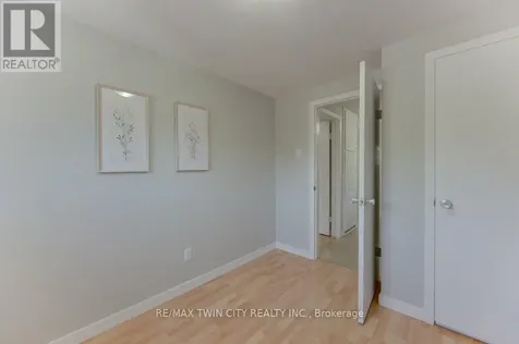 478 Wellington Street North Kitchener ON N2H 5L5