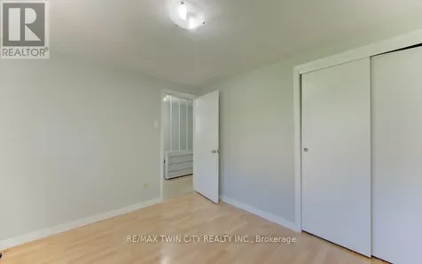 478 Wellington Street North Kitchener ON N2H 5L5