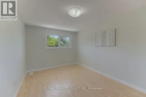 478 Wellington Street North Kitchener ON N2H 5L5