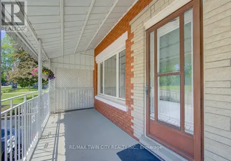 478 Wellington Street North Kitchener ON N2H 5L5