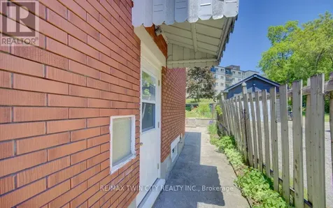 478 Wellington Street North Kitchener ON N2H 5L5