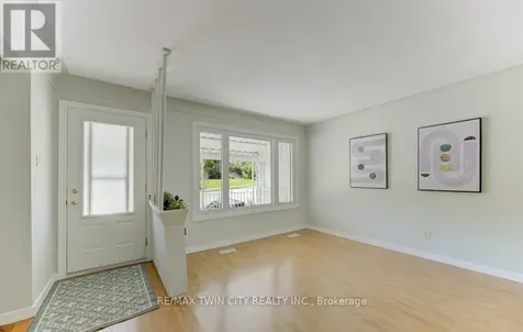 478 Wellington Street North Kitchener ON N2H 5L5