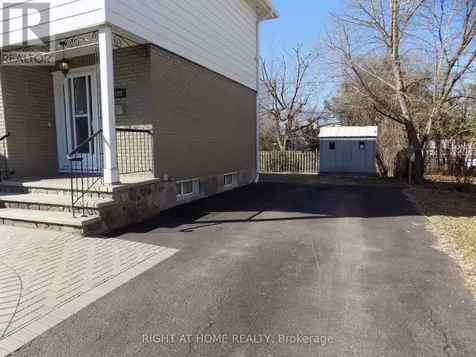 1128 Checkers Road Ottawa ON K2C 2S4
