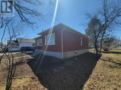 813 Phair Avenue Fort Frances ON P9A 2M5