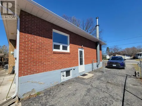 813 Phair Avenue Fort Frances ON P9A 2M5