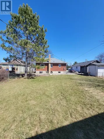813 Phair Avenue Fort Frances ON P9A 2M5