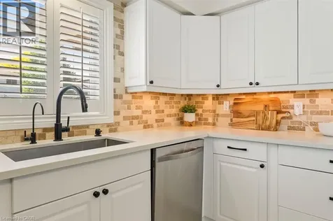 1328 Vancouver Crescent Burlington ON L7M 1W2