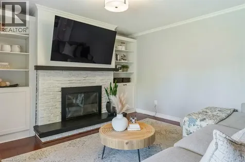 1328 Vancouver Crescent Burlington ON L7M 1W2