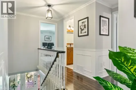 1328 Vancouver Crescent Burlington ON L7M 1W2