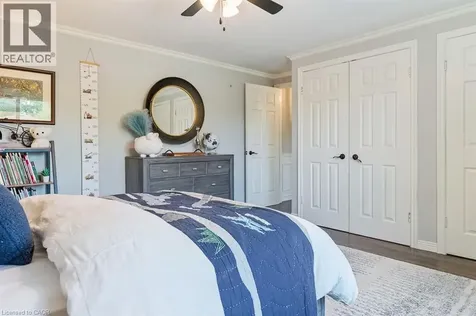 1328 Vancouver Crescent Burlington ON L7M 1W2