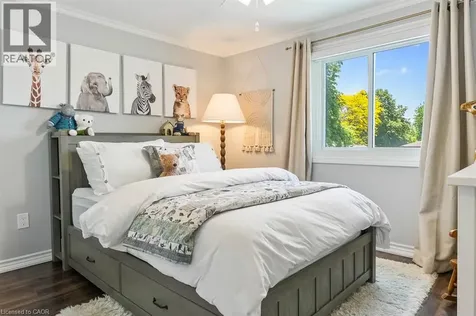 1328 Vancouver Crescent Burlington ON L7M 1W2