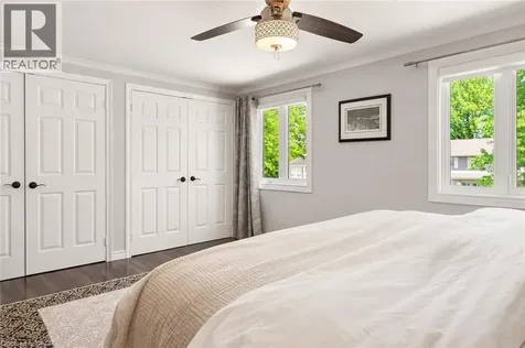 1328 Vancouver Crescent Burlington ON L7M 1W2