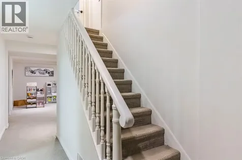 1328 Vancouver Crescent Burlington ON L7M 1W2