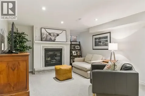 1328 Vancouver Crescent Burlington ON L7M 1W2