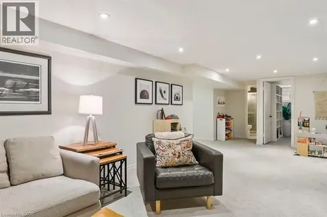 1328 Vancouver Crescent Burlington ON L7M 1W2