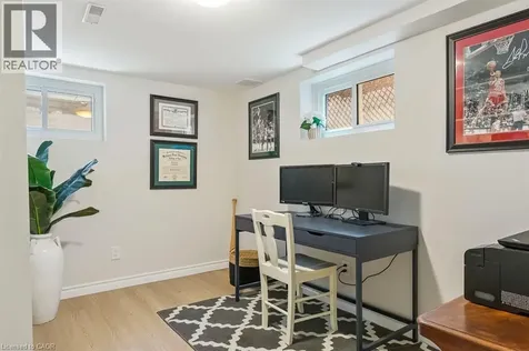 1328 Vancouver Crescent Burlington ON L7M 1W2