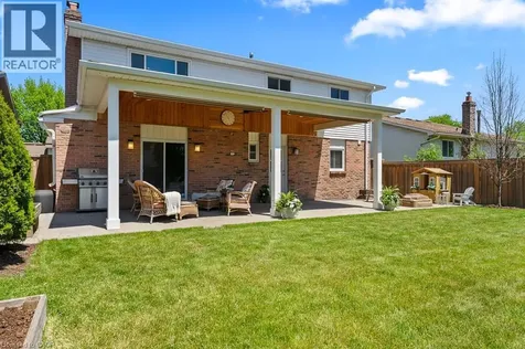 1328 Vancouver Crescent Burlington ON L7M 1W2