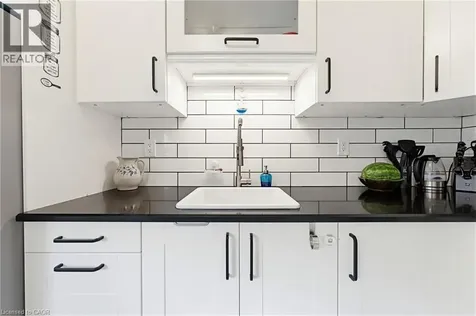 632 Greenhill Avenue Hamilton ON L8K 5E9