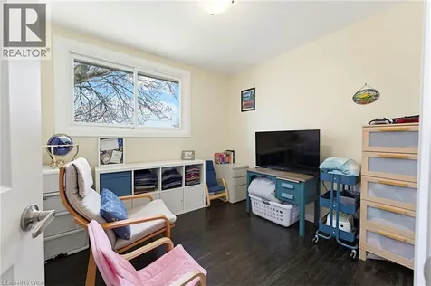 632 Greenhill Avenue Hamilton ON L8K 5E9