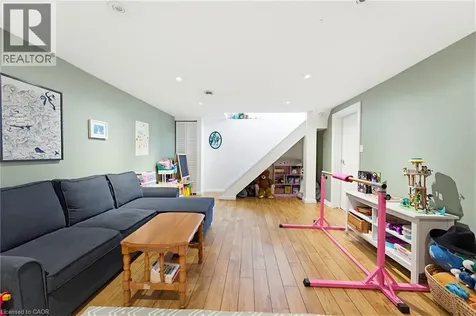 632 Greenhill Avenue Hamilton ON L8K 5E9