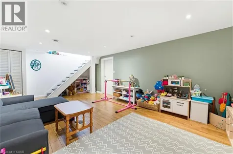 632 Greenhill Avenue Hamilton ON L8K 5E9