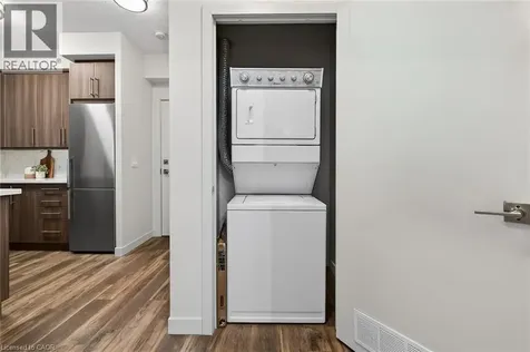 2081 Fairview Street Burlington ON L7R 2C8