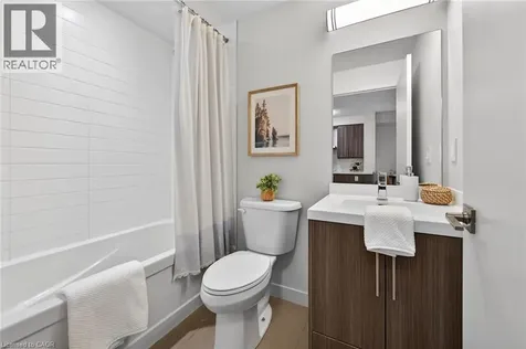 2081 Fairview Street Burlington ON L7R 2C8