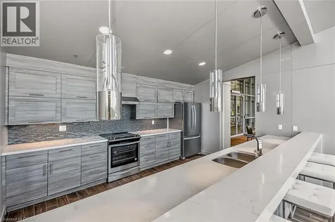 2081 Fairview Street Burlington ON L7R 2C8