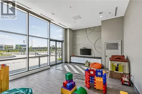 2081 Fairview Street Burlington ON L7R 2C8