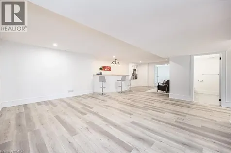 175 Bluebell Crescent Ancaster ON L9K 1E8