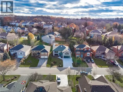 175 Bluebell Crescent Ancaster ON L9K 1E8
