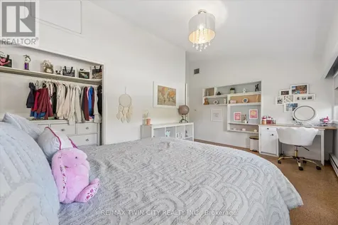 16 Parkwood Drive Cambridge ON N1S 3K7
