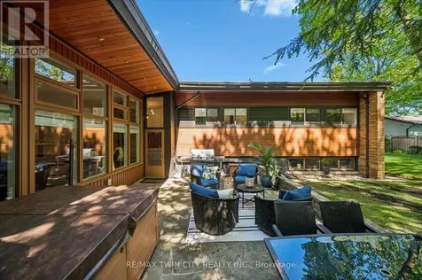 16 Parkwood Drive Cambridge ON N1S 3K7