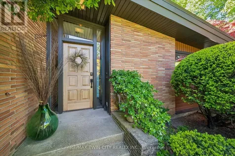 16 Parkwood Drive Cambridge ON N1S 3K7