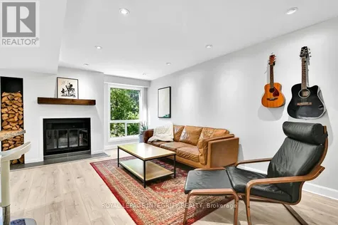 6812 Bilberry Drive Ottawa ON K1C 3R4