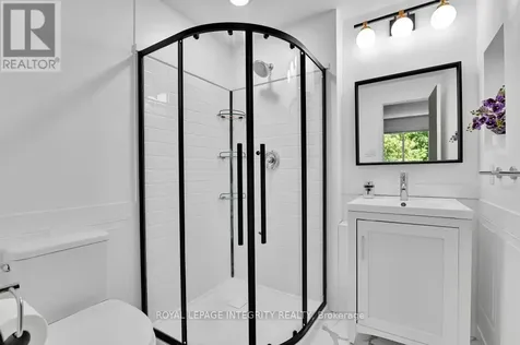 6812 Bilberry Drive Ottawa ON K1C 3R4