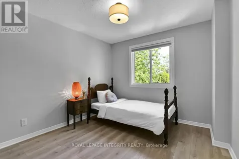 6812 Bilberry Drive Ottawa ON K1C 3R4