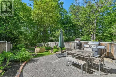 6812 Bilberry Drive Ottawa ON K1C 3R4