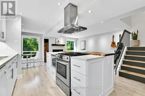 6812 Bilberry Drive Ottawa ON K1C 3R4