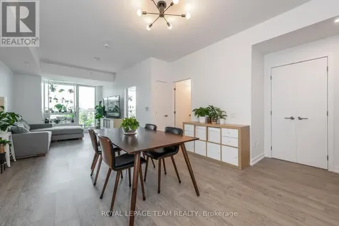 320 Miwate Private Ottawa ON K1R 0E1