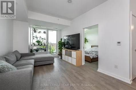 320 Miwate Private Ottawa ON K1R 0E1